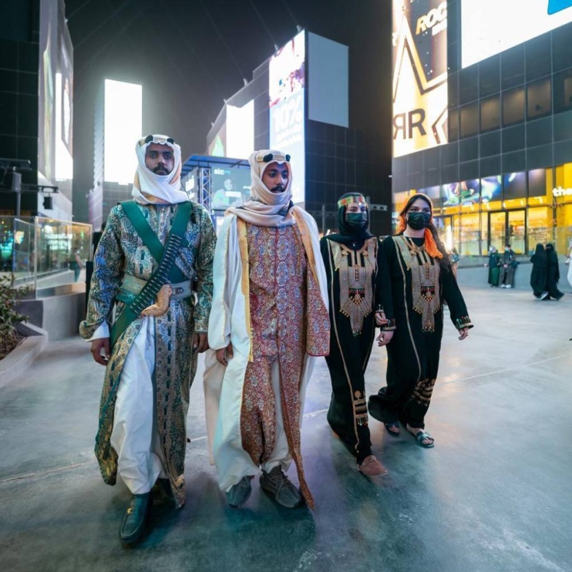 حضور جمالي في «البوليفارد» بأزياء شعبية تراثية