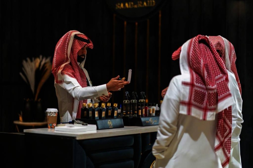 معرض العطور في الرياض .. نكهات محلية وعالمية