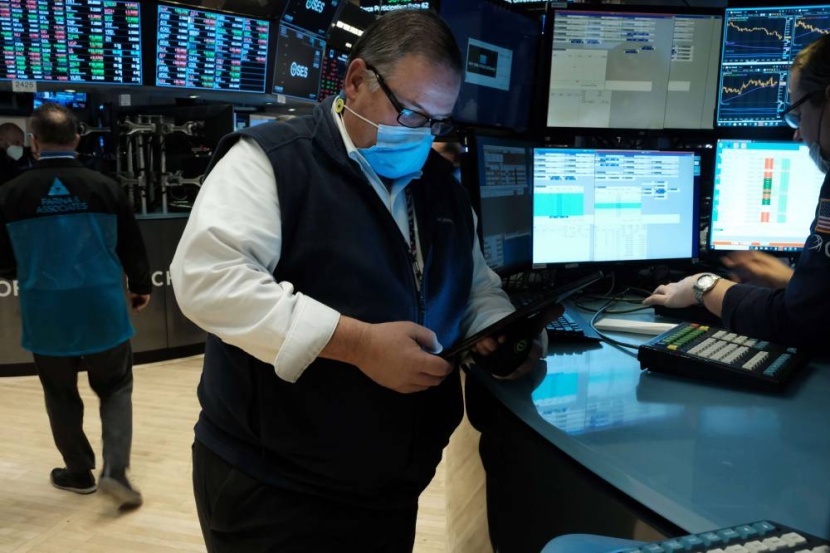 أسهم عمالقة التكنولوجيا تفقد 1.4 تريليون دولار .. هبطت 13 % من أعلى مستوياتها في عام