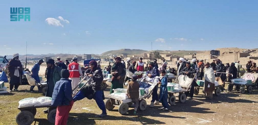 مركز الملك سلمان للإغاثة يوزع 1800 حقيبة شتوية على 600 أسرة محتاجة في زابل الأفغانية