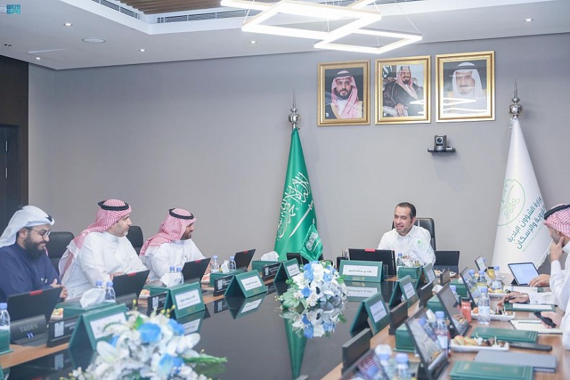 برئاسة الحقيل .. لجنة تبحث جذب الشركات الصغيرة للاستثمار في القطاع البلدي والسكني