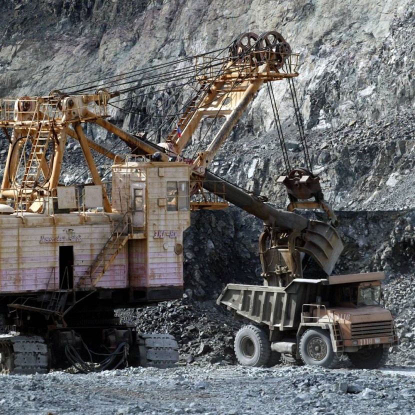 بورصة شنغهاي توقف تداول عقود النيكل بعد ارتفاعها إلى مستويات غير مسبوقة