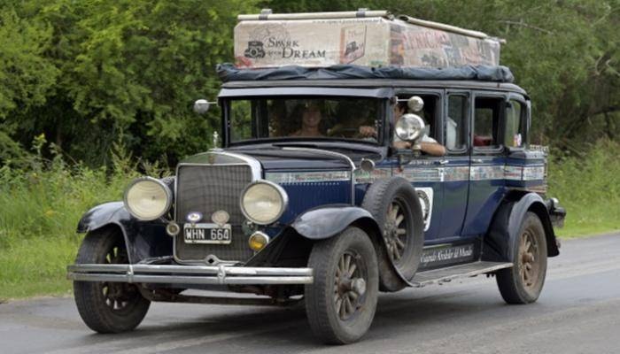 عائلة أرجنتينية تختتم رحلة حول العالم بالسيارة استمرت 22 عاما