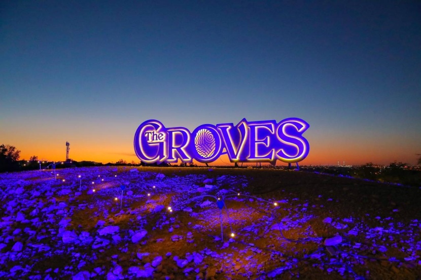 «ذا جروفز» تبهر زوارها بالإضاءات والطبيعة