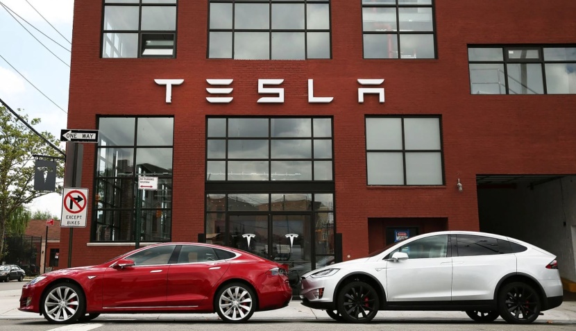 تيسلا تعتزم تسليم أولى سياراتها المنتجة في مصنعها بألمانيا الأسبوع المقبل