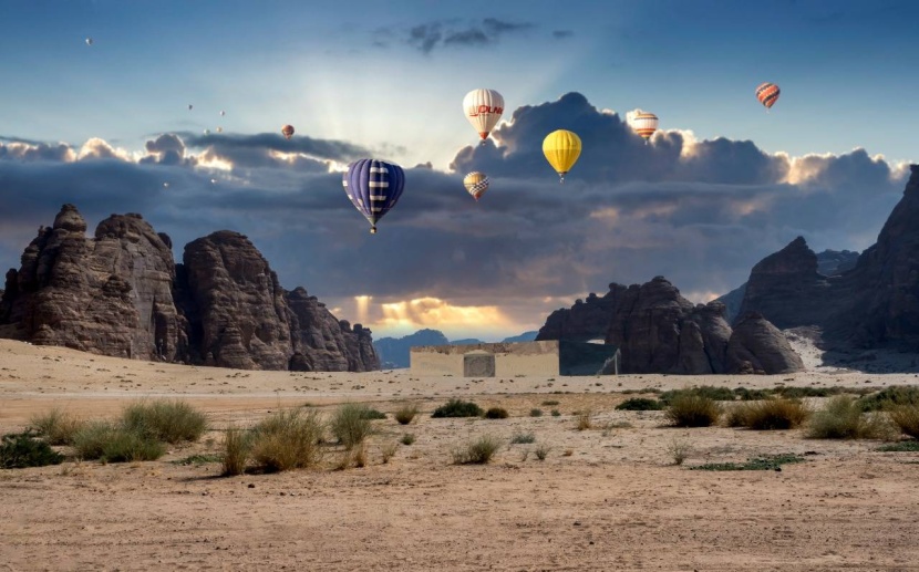 «لحظات العلا» .. عروض نارية ليلية وتأمل للنجوم بالتقنيات الحديثة