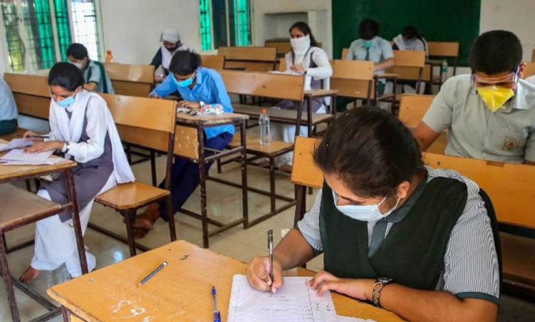 سريلانكا تلغي امتحانات مدرسية لملايين التلامذة بسبب نقص الورق