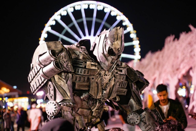 «مهرجان التنكر» .. الأبطال الخارقون في «موسم الرياض»