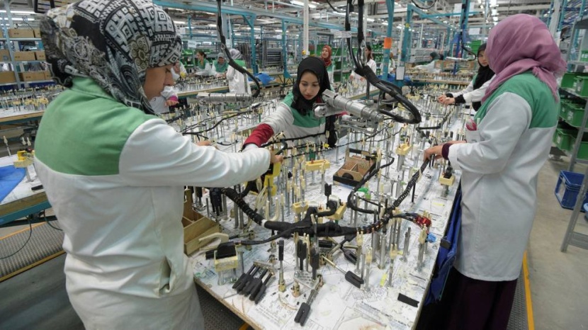 مكون أوكراني رخيص يعطل مصانع السيارات في أوروبا