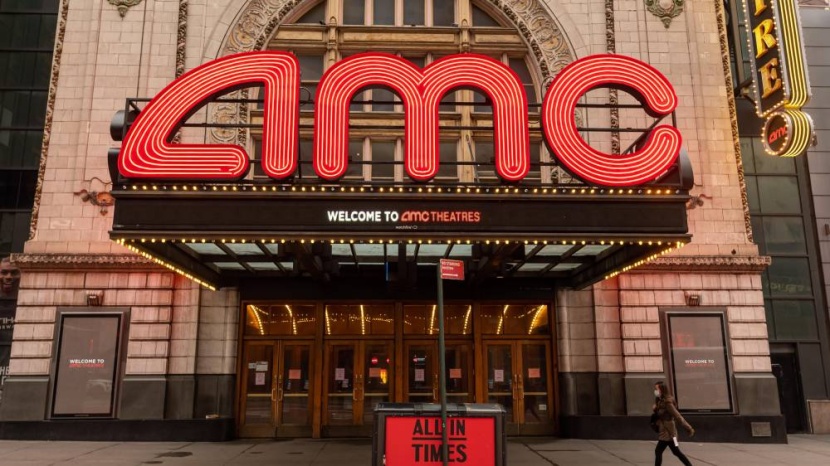 آدم أرون .. مسوق أسهم الميم وقائد رحلة "أيه إم سي" الجامحة