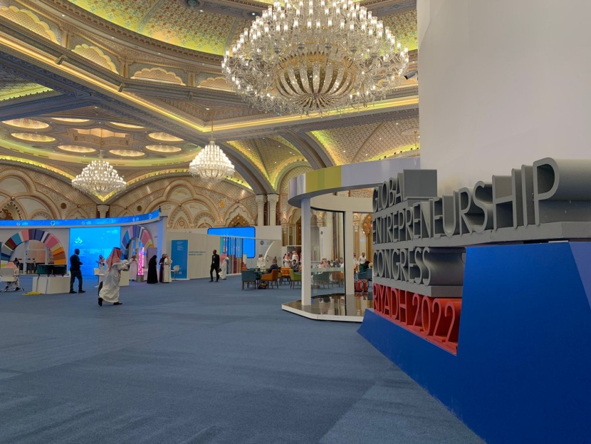 صور من المعرض المصاحب لـ "المؤتمر العالمي لريادة الأعمال"