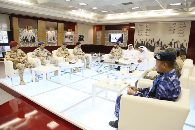 وفد من دارسي كلية القيادة والأركان للقوات المسلحة يزور مكتبة الملك فهد الوطنية