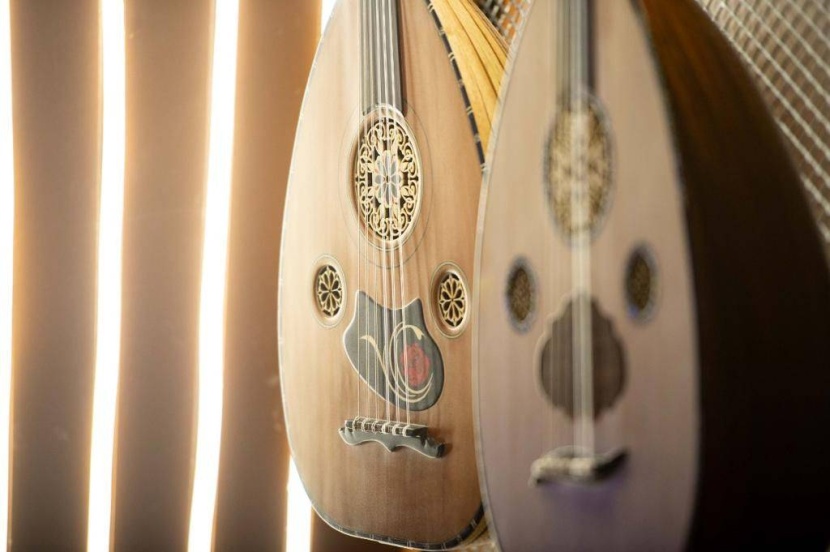 استعراض آلات العود النادرة وتاريخها الفني في معرض موسم الرياض