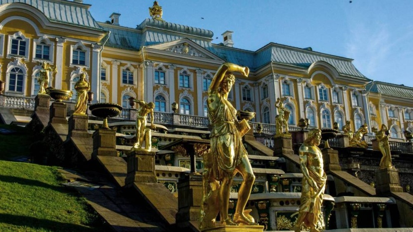 متحف هيرميتاج الهولندي ينهي علاقته بمتحف روسي