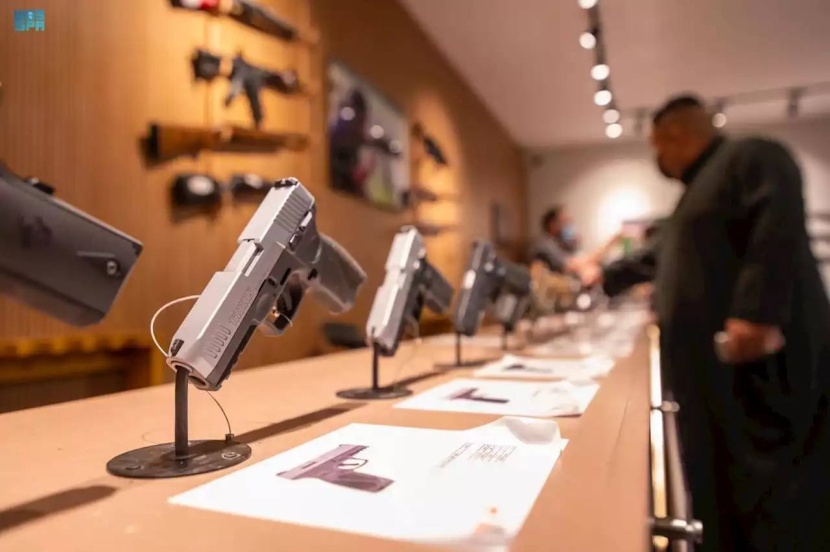 أجواء تسويقية جاذبة في معارض الأسلحة في البوليفارد