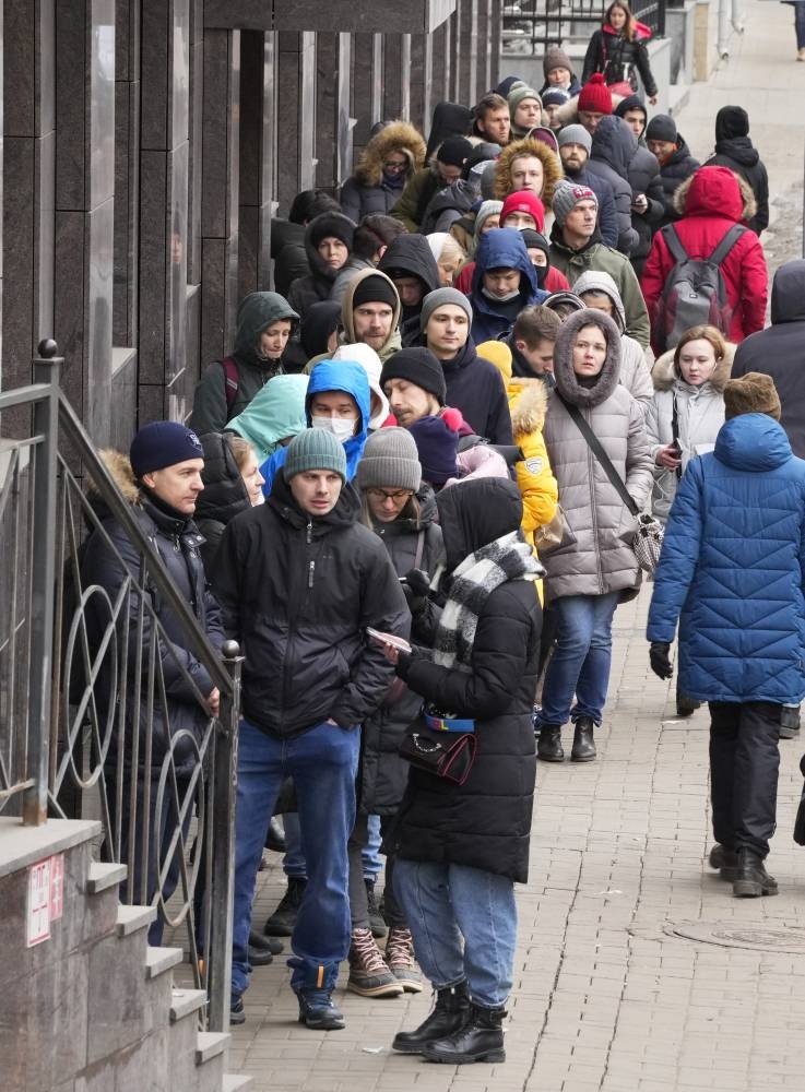 بنوك عالمية معرضة لهزة قوية بفعل الانكشاف على روسيا .. الديون تتجاوز 100 مليار دولار
