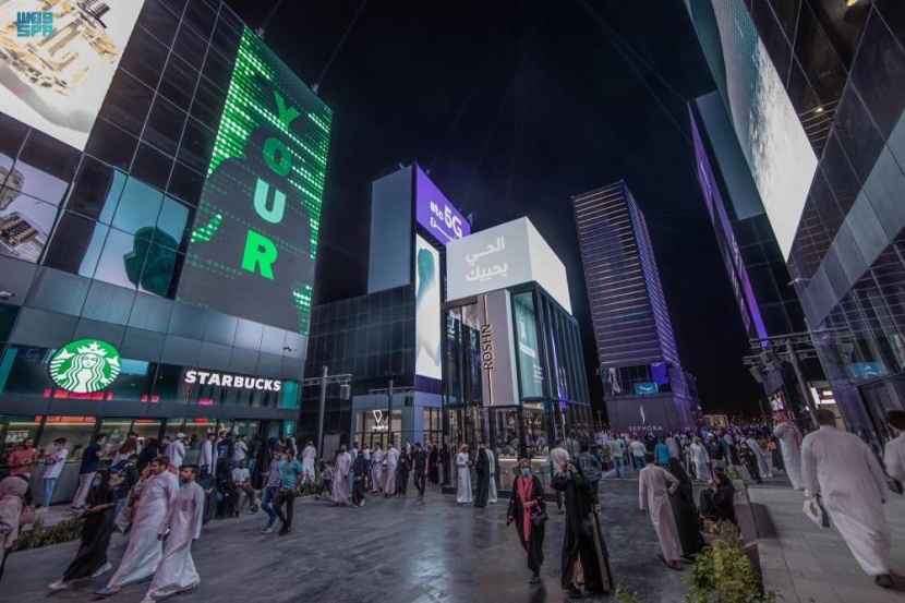 مناطق موسم الرياض تستقبل زوارها بكامل طاقتها الاستيعابية