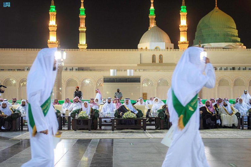 الأمير فيصل بن سلمان يرعى حفل تكريم طلاب الجمعية الخيرية لتحفيظ القرآن الكريم بالمدينة المنورة