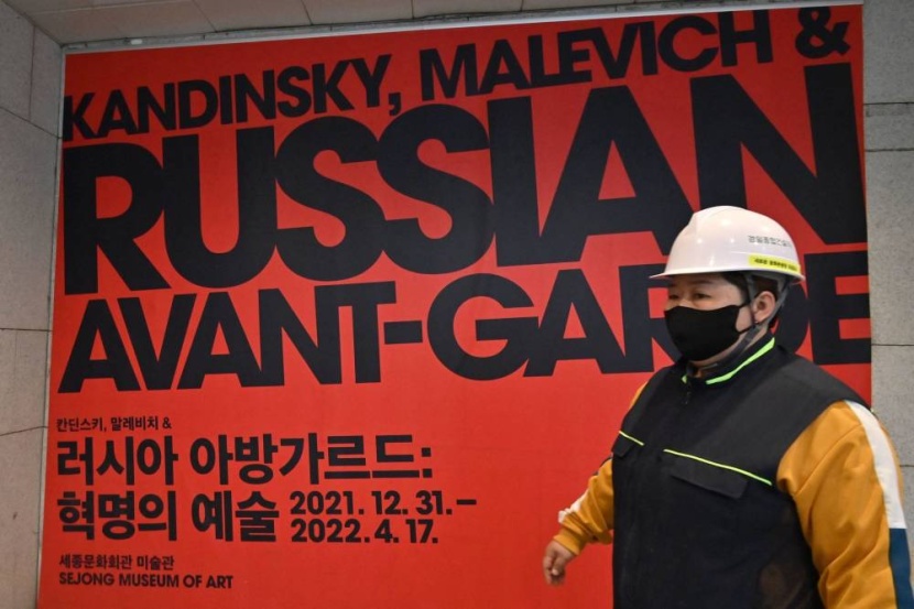 لوحات لـ 50 فنانا روسيا عالقة في سيئول
