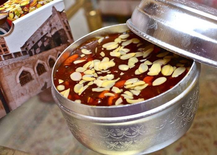 الحلوى البحرينية تستعيد مكانتها في رمضان .. طبق أساسي على الفطور