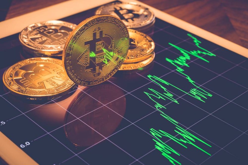صناديق التحوط تعيد ترتيب أوراقها .. العملات المشفرة على حساب الأسهم والسندات