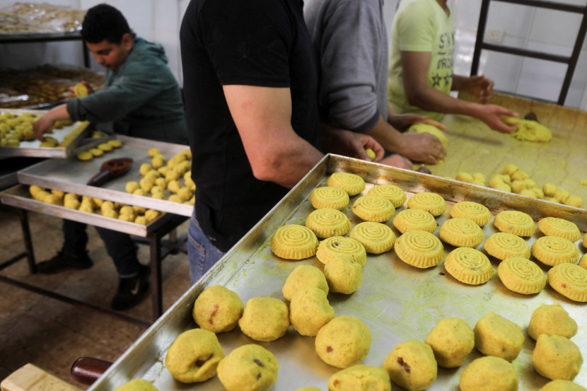 مع اقتراب العيد .. رائحة الكعك تتصاعد من مخابز نابلس القديمة