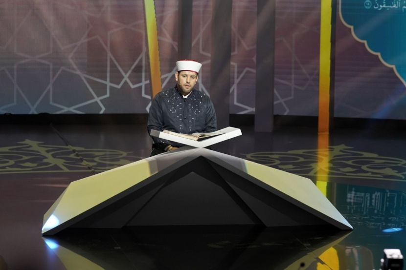 مشاركون في "عطر الكلام".. كانوا محكّمين في مسابقات عالمية وأصبحوا متنافسين على جوائز أجمل تلاوة وأذان