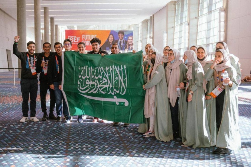 طلاب سعوديون يحققون 6 جوائز عالمية في معرض «آيسف»