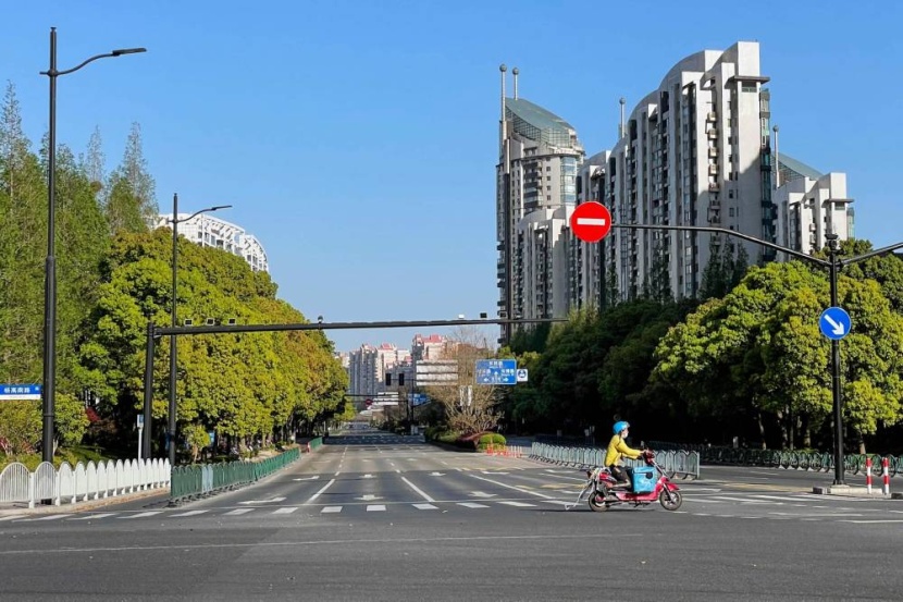 إغلاقات شنغهاي تكشف الغطاء عن ضغوط سلاسل التوريد