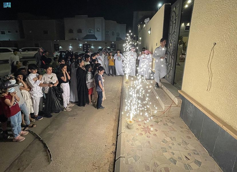 احتفالية "عيدنا في حينا" تنطلق بعدد من المواقع في القصيم