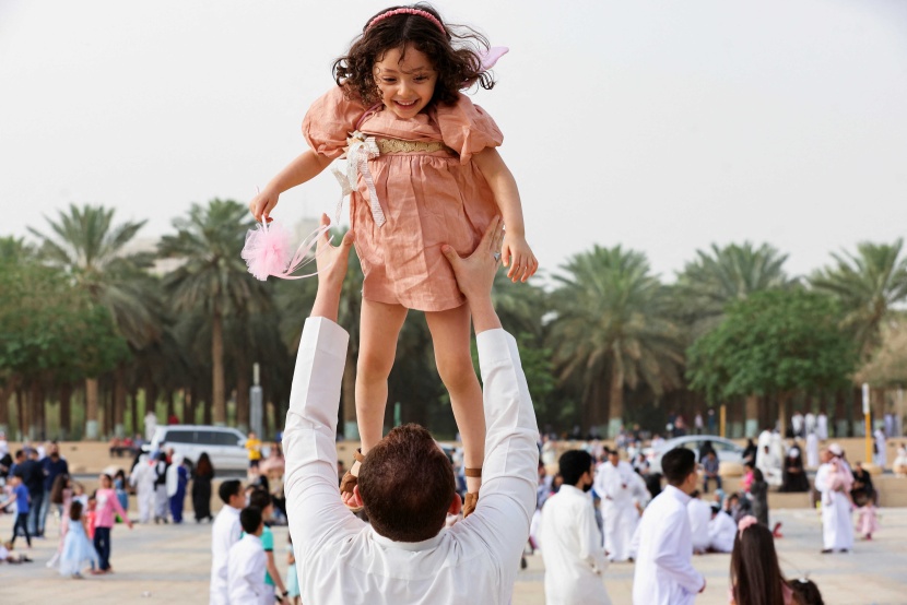 الأطفال .. بهجة العيد