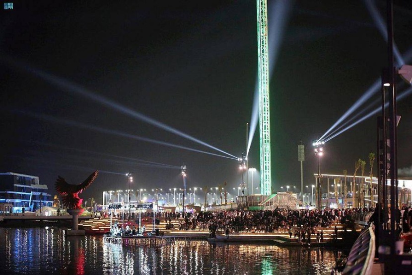 «جدة آرت بروميناد» .. عروض مميزة على الواجهة البحرية