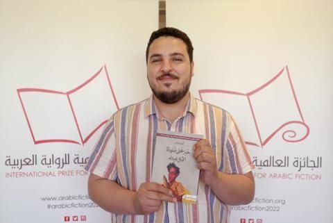«خبز على طاولة الخال ميلاد» .. فوز ثمين لرواية عاصفة