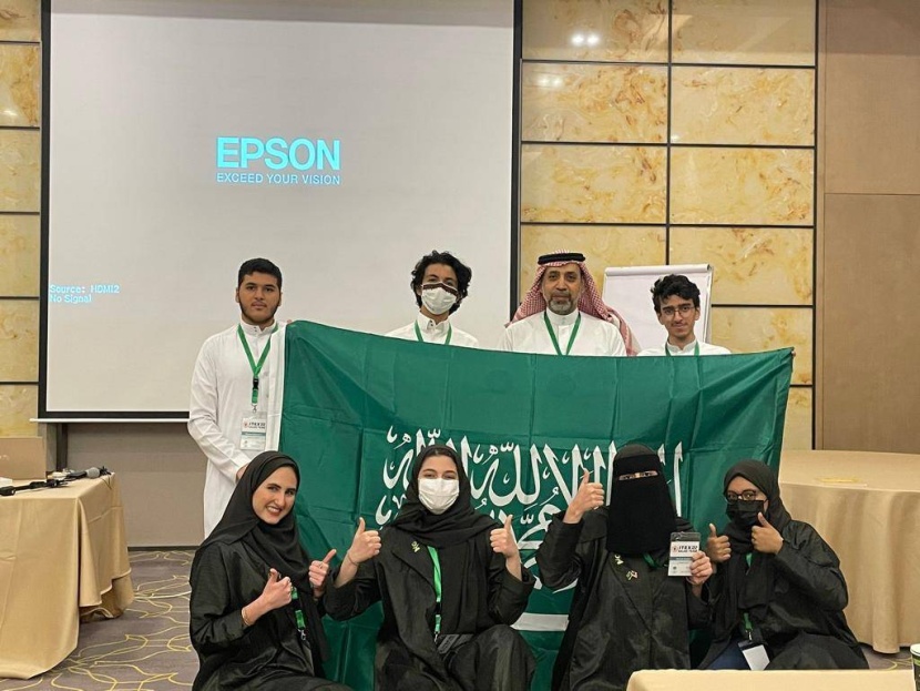 طلاب سعوديون يحصدون 13 جائزة عالمية في معرض «آيتكس»