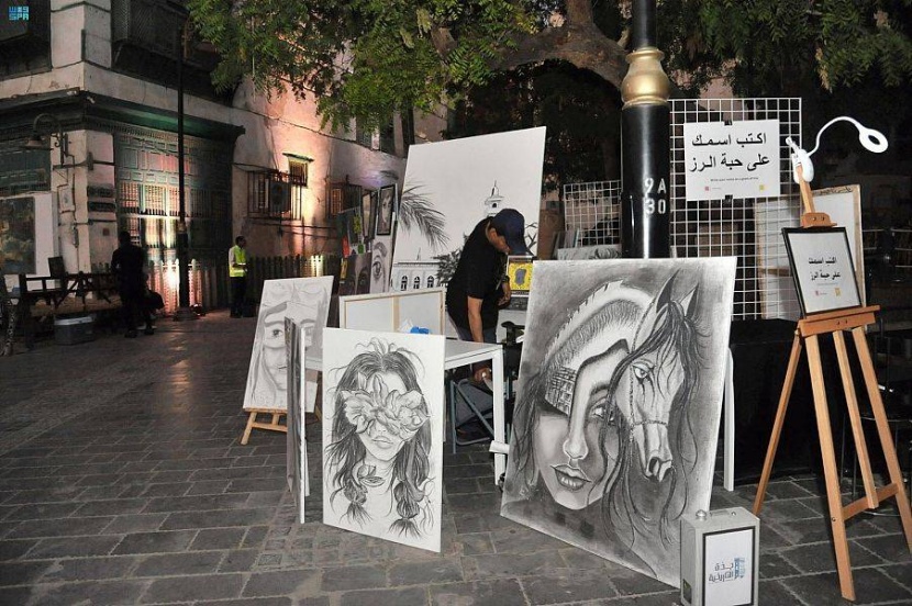«شارع الرسامين» .. لوحات فنية تعيد تاريخ جدة الثقافية