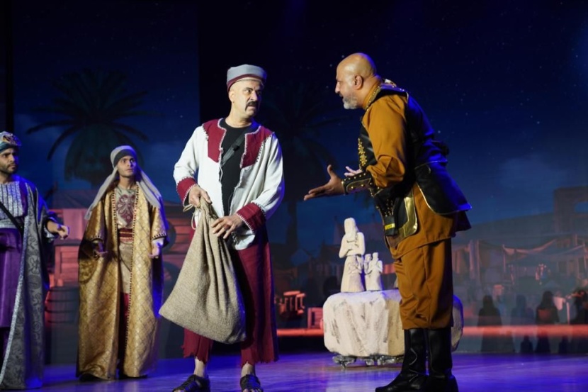 انطلاق العروض المسرحية لاحتفالات.. ابتسامات وفرح