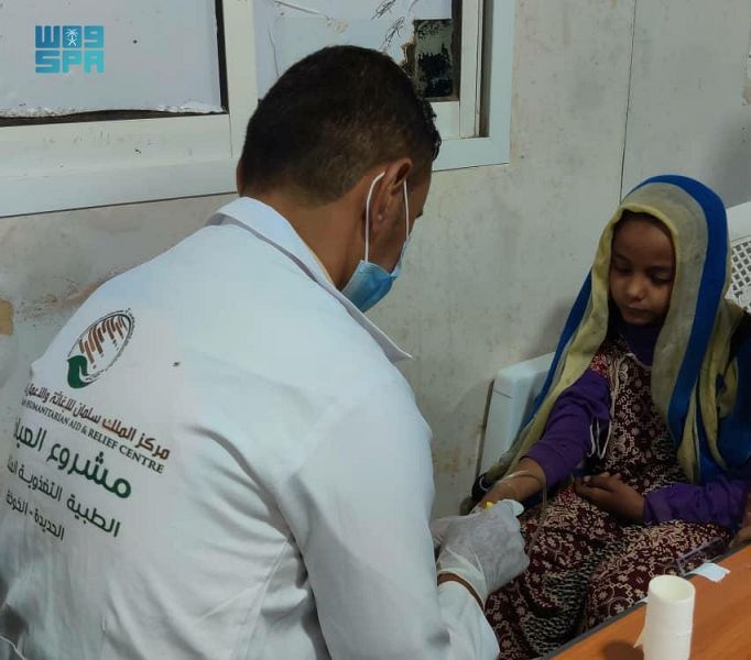 أكثر من 11 ألف مستفيد من العيادات الطبية التغذوية المتنقلة لمركز الملك سلمان للإغاثة في الخوخة خلال أسبوع