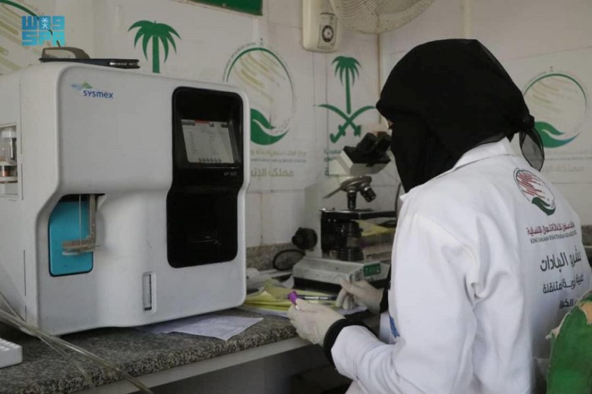 أكثر من 11 ألف مستفيد من العيادات الطبية التغذوية المتنقلة لمركز الملك سلمان للإغاثة في الخوخة خلال أسبوع