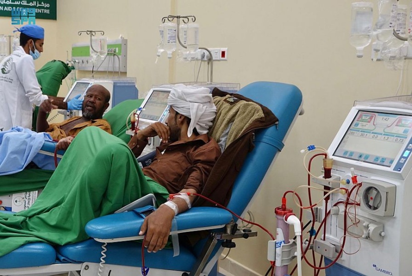 مركز الغسيل الكلوي في الغيضة يواصل تقديم خدماته الطبية للمستفيدين بدعم من مركز الملك سلمان للإغاثة
