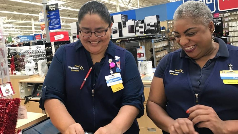 قطاع التجزئة الأمريكي يشعر بضغط سوق الوظائف