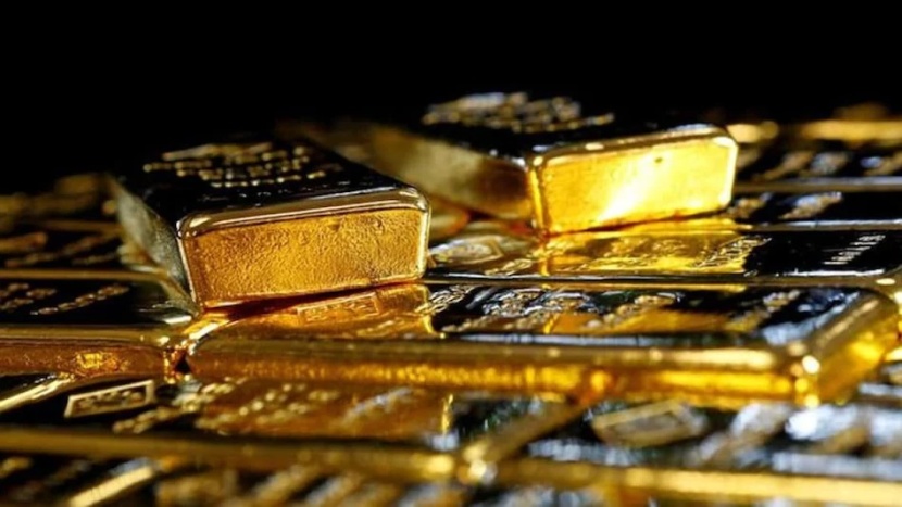 الذهب قرب أدنى مستوى في أسبوعين والبلاتين يقفز 1.1%