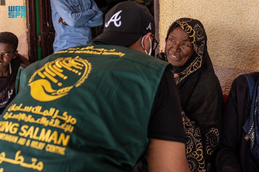 مركز الملك سلمان يجري 400 عملية جراحية للعيون في الخرطوم