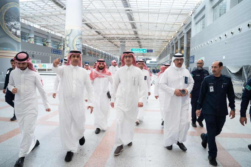 محافظ هيئة الزكاة والضريبة والجمارك يقف على تنفيذ خطة الهيئة لموسم الحج