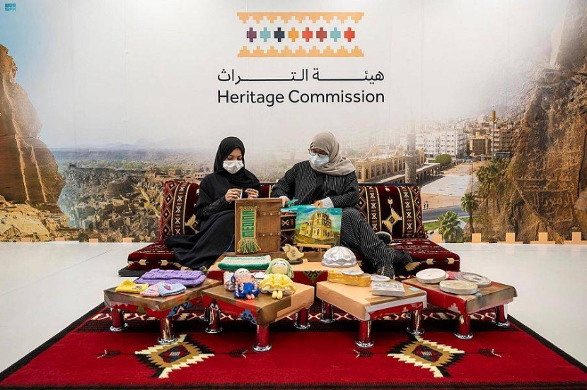 استعراض تراث المملكة وفنونها الحرفية في معرض المدينة المنورة للكتاب