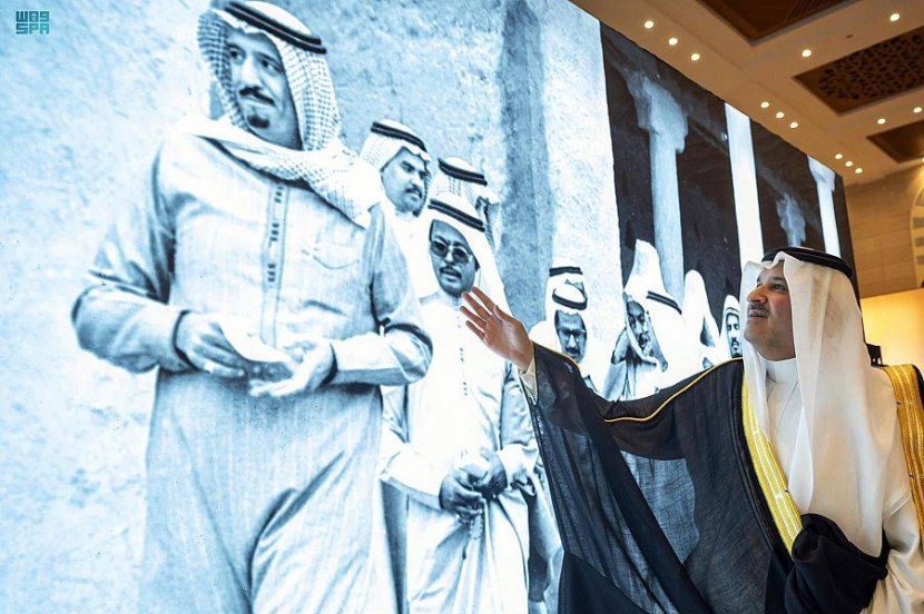 الأمير فيصل بن سلمان يزور معرض ميثاق الملك سلمان العمراني