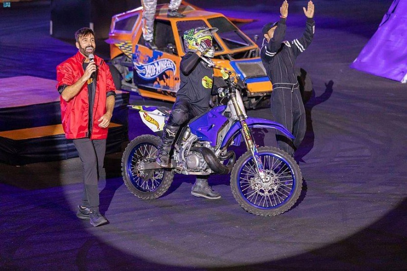 «هوت ويلز» تجذب عشاق السيارات والدراجات النارية