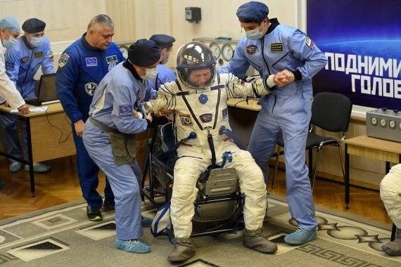 تبعات طويلة الأمد على صحة عظام رواد الفضاء