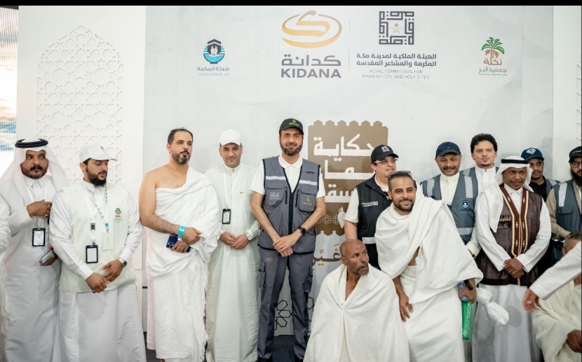 وزير "الحج والعمرة" يقف على معرض "حكاية الماء والسقيا" في المشاعر المقدسة