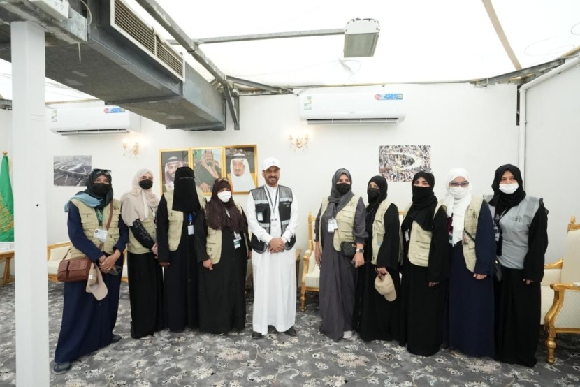 378 امرأة يشاركن في تفويج الحجاج لجسر الجمرات بنجاح 