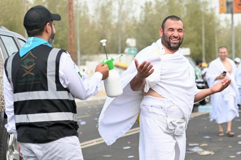 الكشاف السعودي .. ورقة رابحة يرسم الابتسامة والرضا على وجوه الحجاج